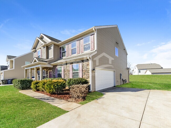 Building Photo - 113 Tannin Way