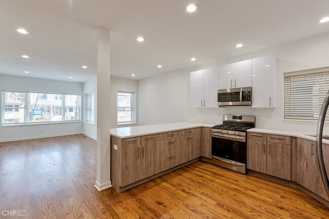 Building Photo - 3934 N Lawndale Ave