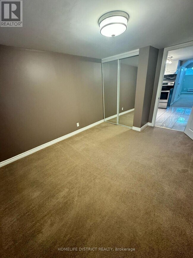 Building Photo - 124 Thicketwood Dr