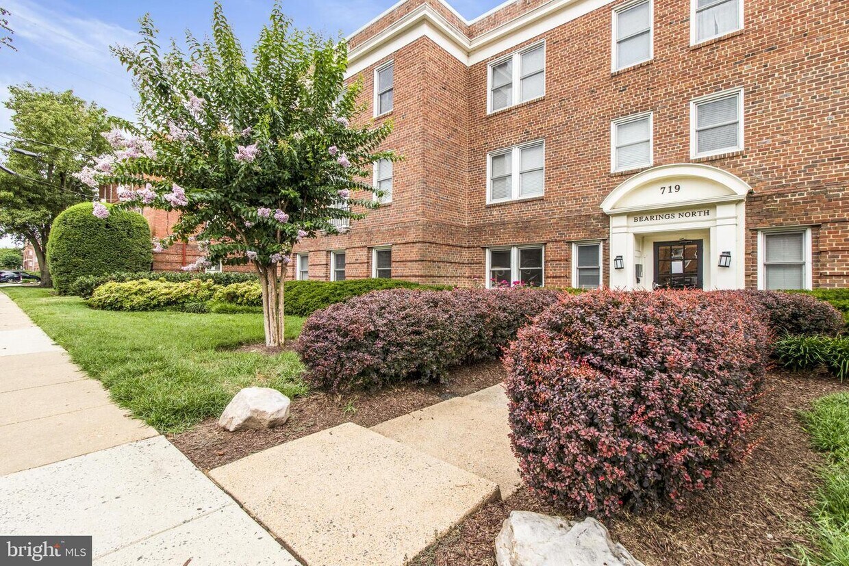719 S St Asaph St Unit 307, Alexandria, VA 22314 Room for Rent in