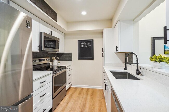 Foto del edificio - 5803 Orchard Hill Ct