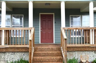 Building Photo - 404 Delaware Ave