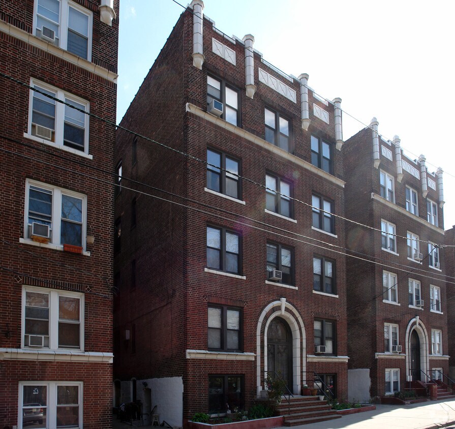 Foto del edificio - 177 W 48th St