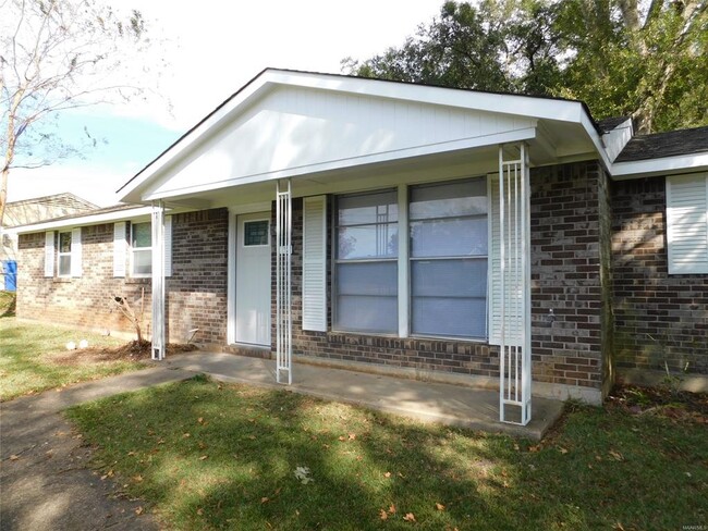 Building Photo - 232 Camellia Dr
