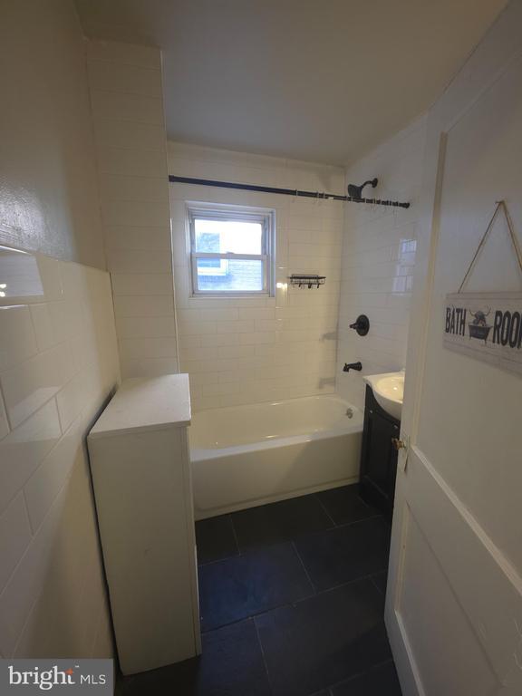 Foto del edificio - 707 Long Ln