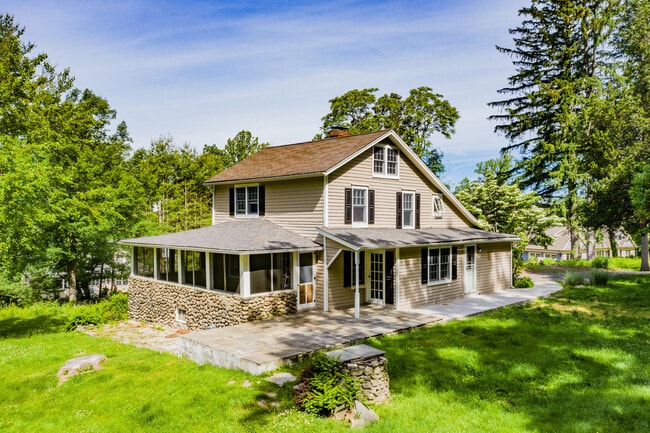 Building Photo - 50 Mountain Rd