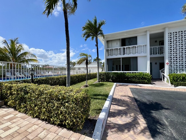 Building Photo - 4201 S Ocean Blvd