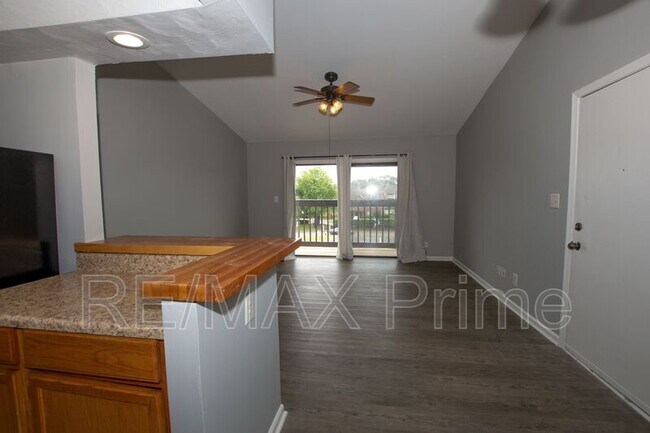 Foto del edificio - 143 Davenport Ct