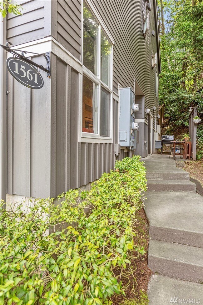 Foto del edificio - 1561 Cherrylane Ave S