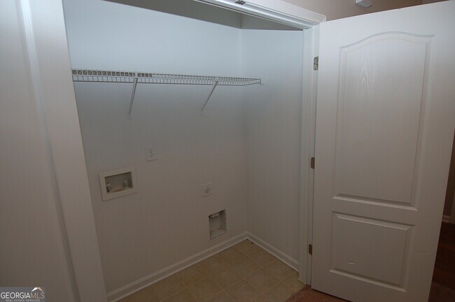 Building Photo - 6956 Rogers Point