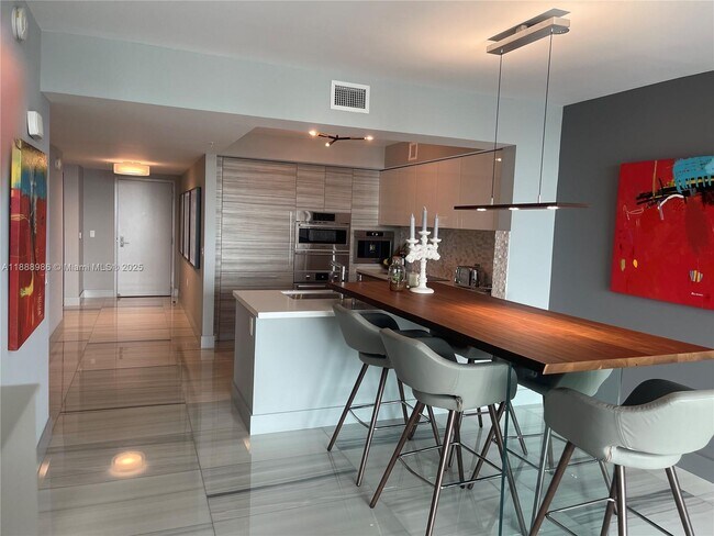 Foto del edificio - 330 Sunny Isles Blvd