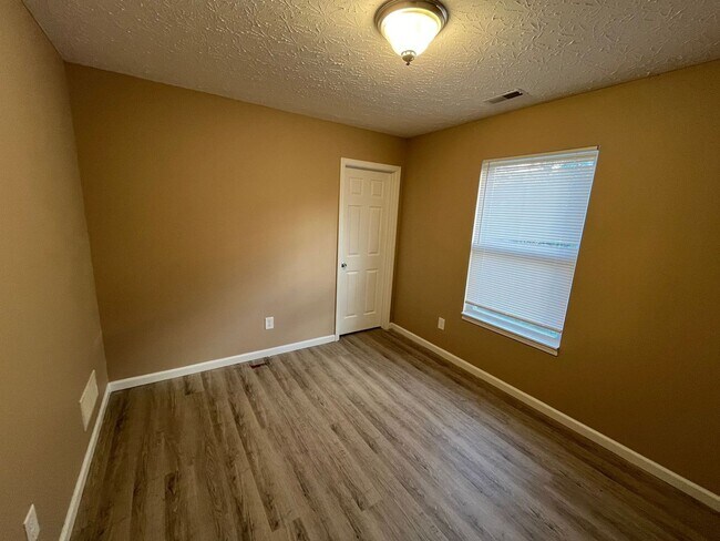 Foto del edificio - 119 Kaitlin Wy