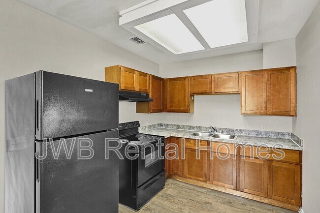 Foto del edificio - 8944 Jackson Ave