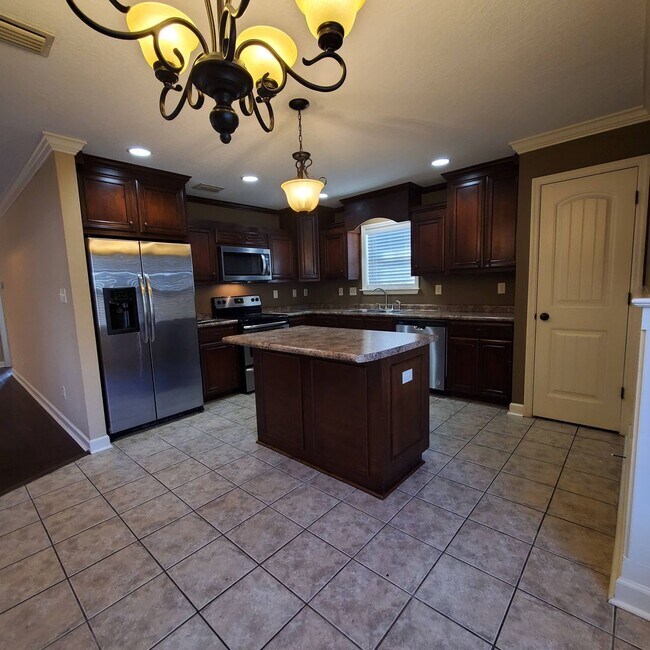 Foto del edificio - Charming 3-Bedroom Home with Modern Amenities in Hahira, GA