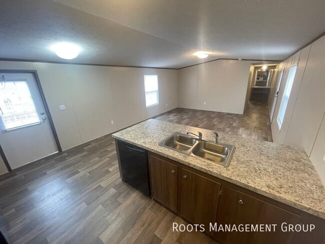 Building Photo - Limited Time - Waived application fee! Com...