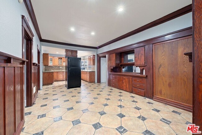 Foto del edificio - 1750 W 49th St