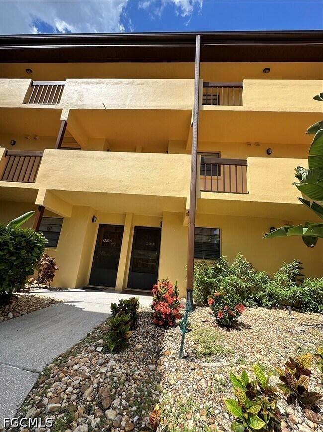 Foto del edificio - 6136 Whiskey Creek Dr