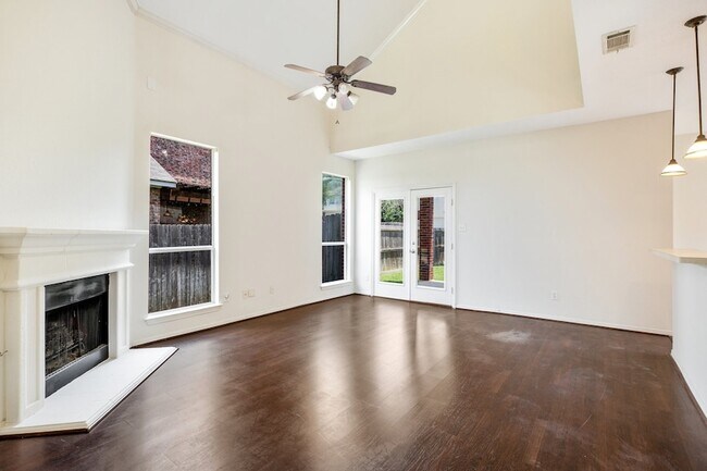 Foto del edificio - 3900 Braxton Ln