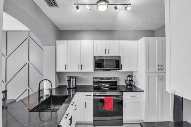 Foto del edificio - 4947 Grinnell St