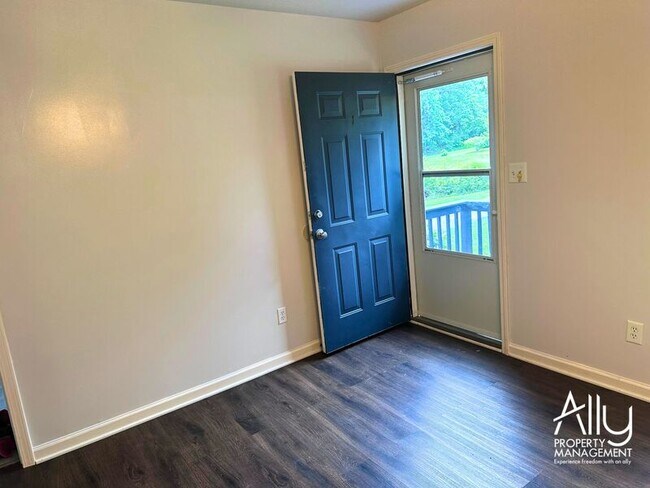 Foto del edificio - 1571 Grove Hill Lane