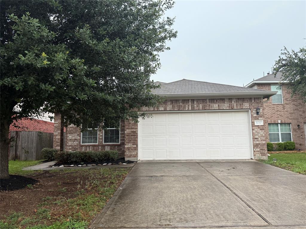 Foto principal - 8010 Rowena Dale Dr