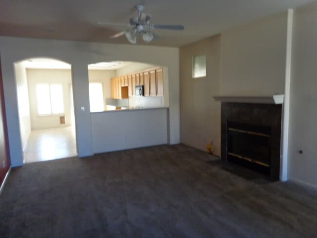 Foto del edificio - Beautiful 4 Bedroom, 2 Bath Home