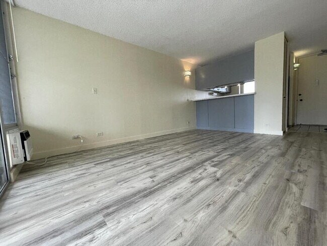 Building Photo - To register for the showing time below, note the 4 digit code: 5637 and click "APPLY NOW."(mobile...