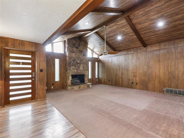 Foto del edificio - 1023 Piping Rock Ln