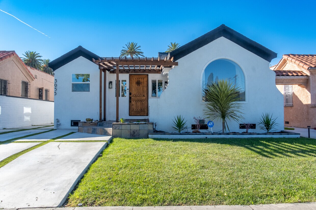 Primary Photo - 3055 Vineyard Ave