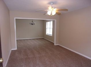 Building Photo - Pensacola sweet home