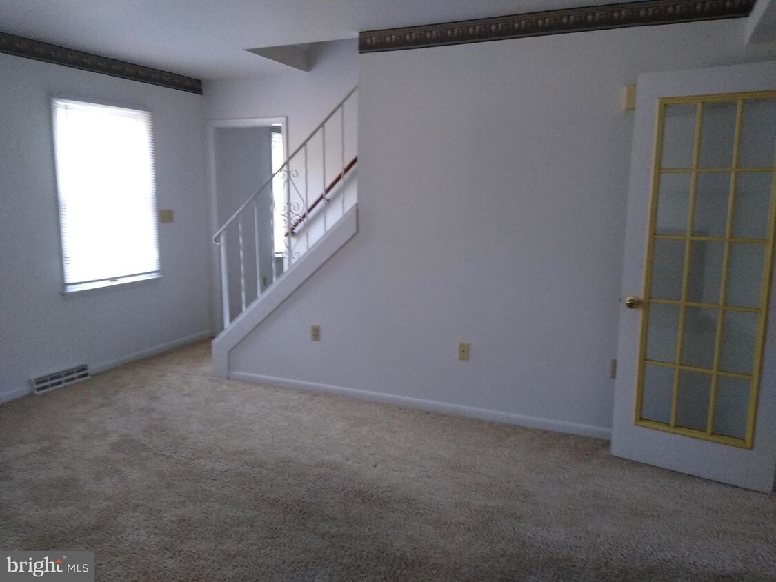 Foto principal - 41700 Court House Dr