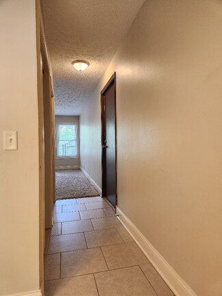 Building Photo - 1904 Parkwild Dr