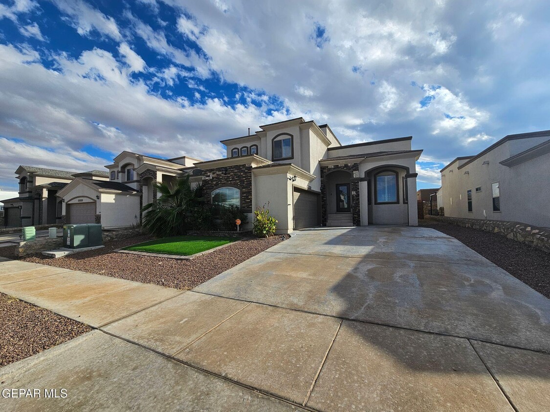 Foto principal - 12404 Furlong Cir