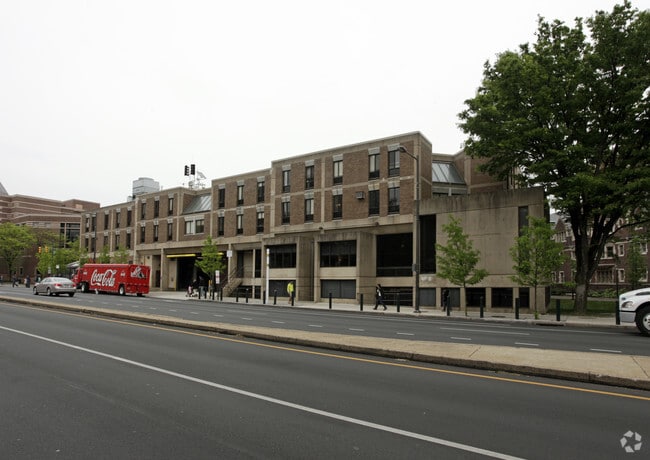 Building Photo - Stouffer Triangle