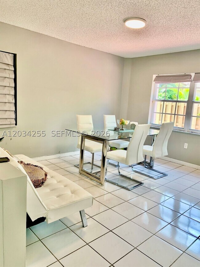Foto del edificio - 15849 SW 70th Terrace