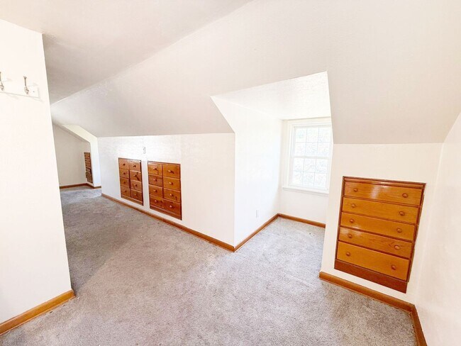 Foto del edificio - 3 BED 1 BATH BEAUTIFUL SINGLE FAMILY HOME ...