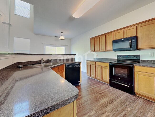 Foto del edificio - 13632 Stringfellow Ln