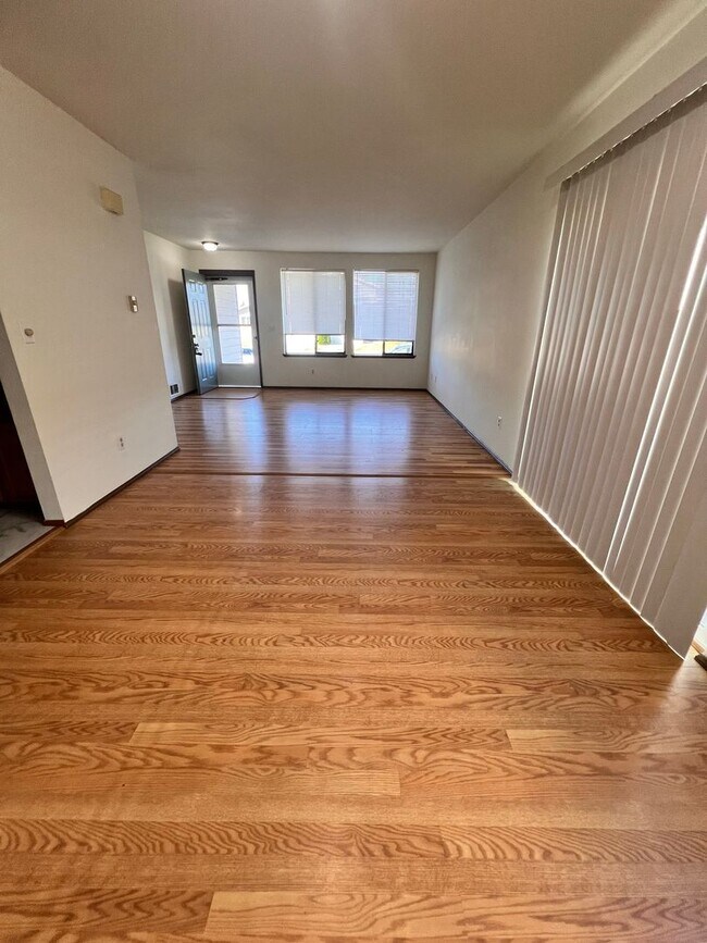 Building Photo - Andrist #1