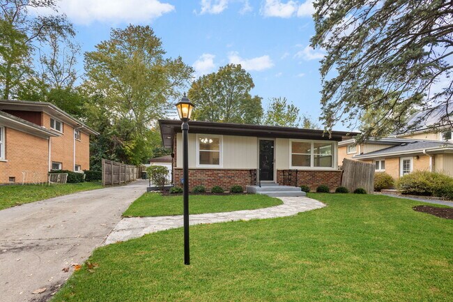 Foto del edificio - 223 Kenloch Ave