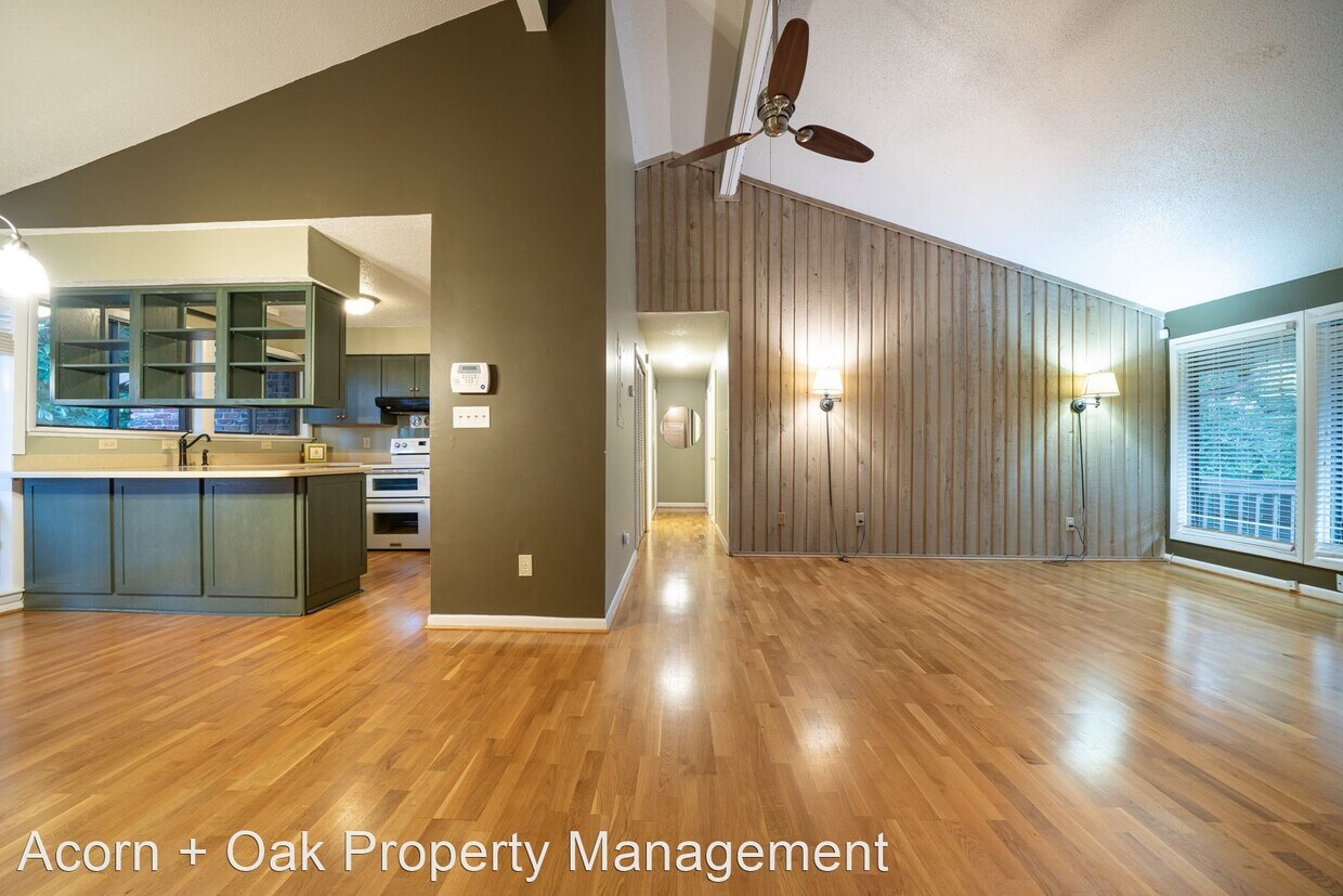 Primary Photo - 3 br, 2 bath House - 1102 Oak Tree