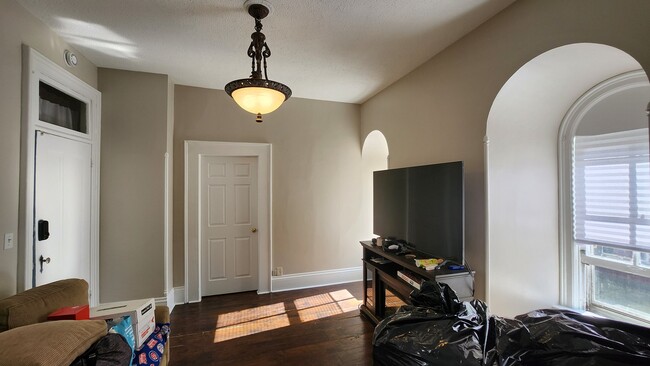 Building Photo - 363 Prairie St