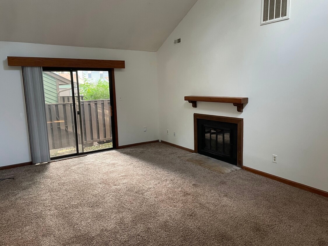 Building Photo - 4123 The Oaks Dr