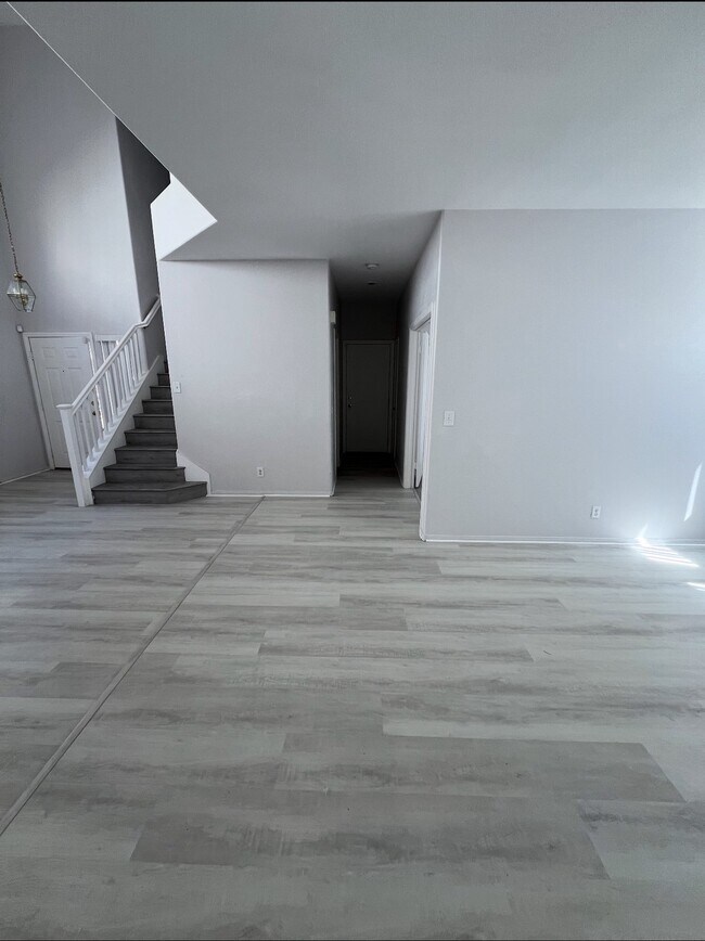 Foto del edificio - 9575 Windborne Ave