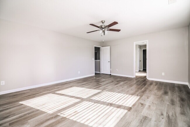 Building Photo - 129 Reno Ct