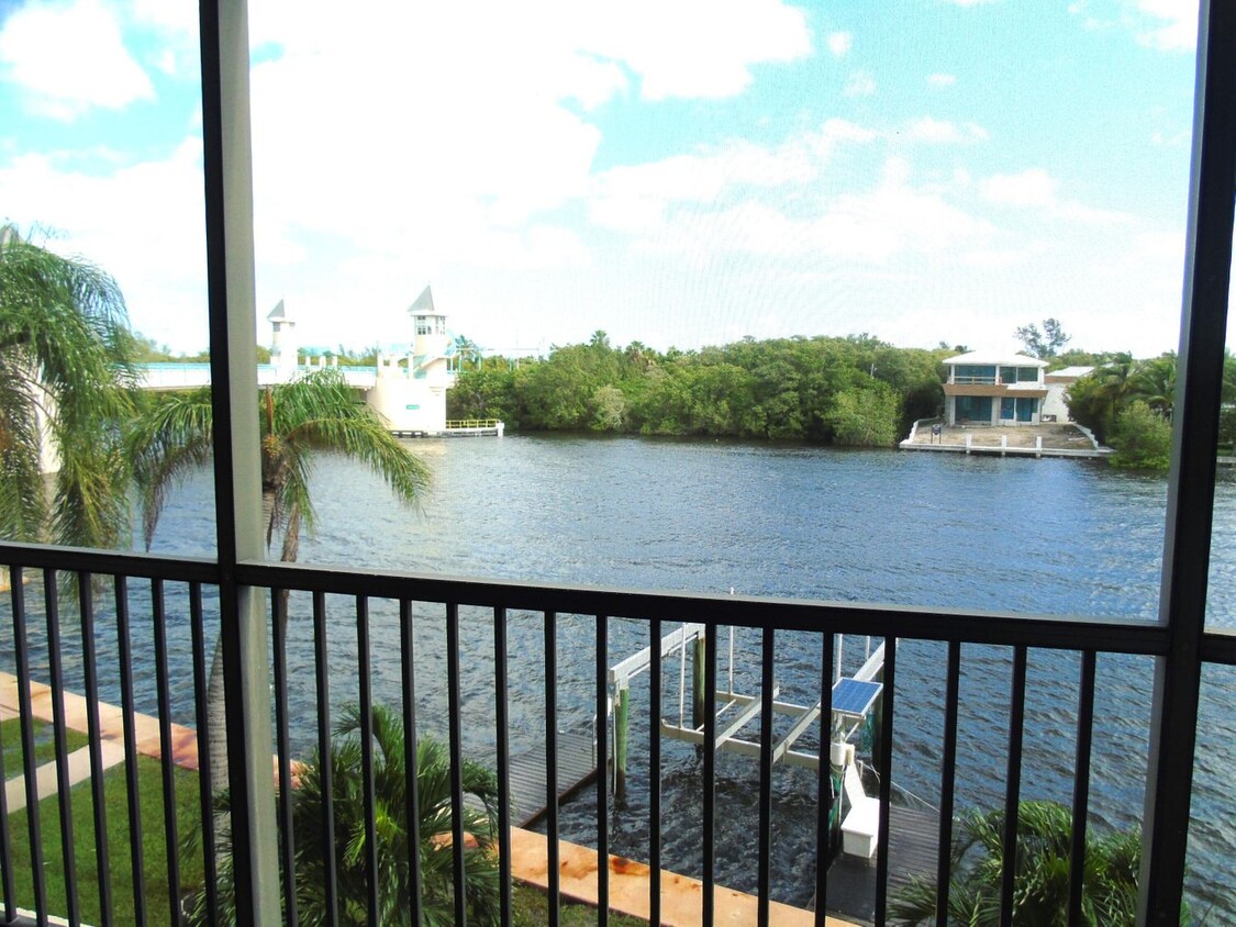 Primary Photo - 740 E Ocean Ave