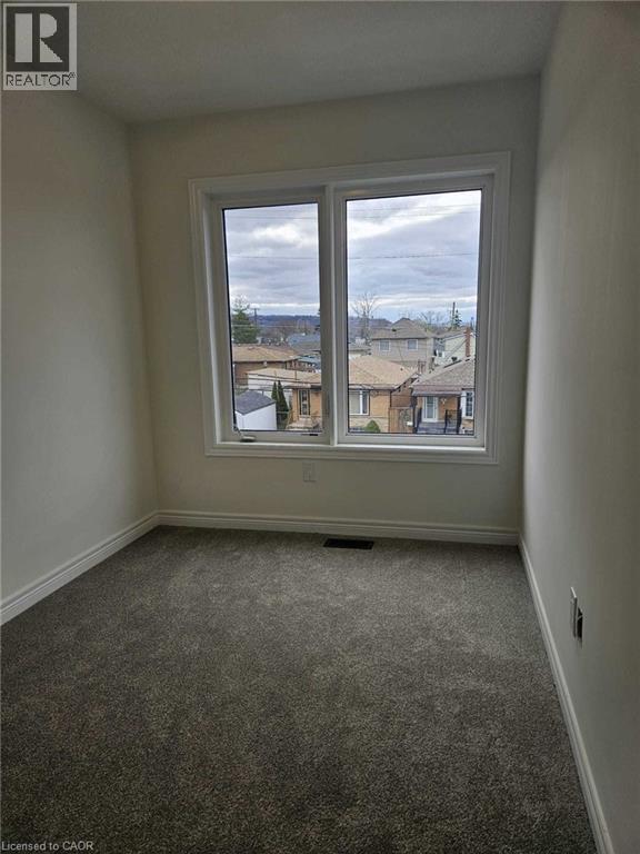 Building Photo - 18 Reid Ave N