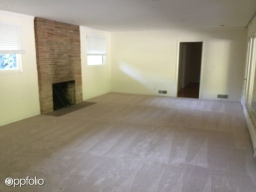 Building Photo - 123 Hawthorne Dr