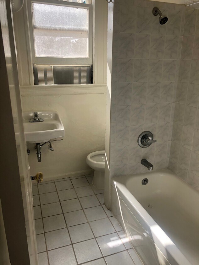 baño - 1525 Clay St