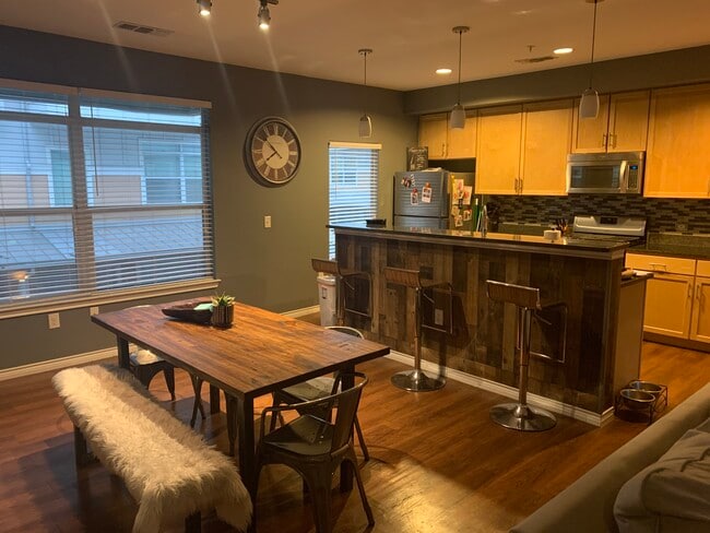 Kitchen/Dining - 2606 Wilson St