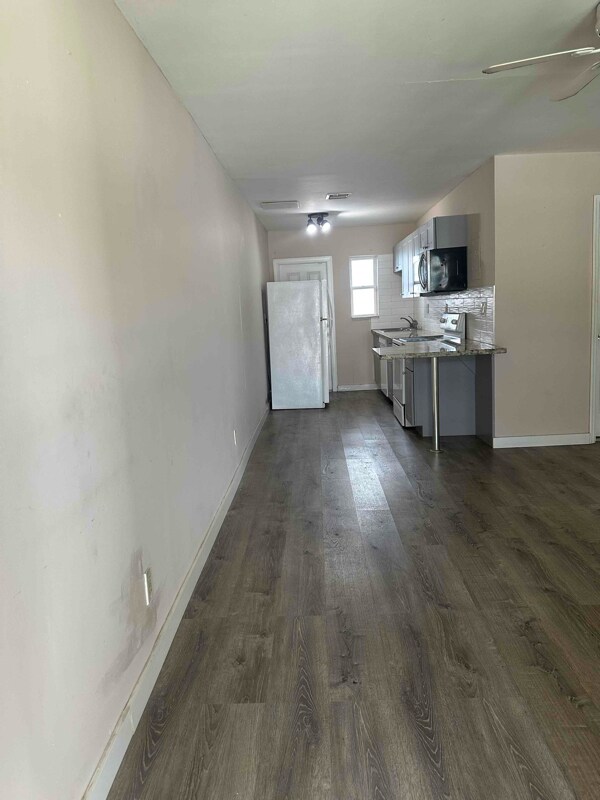 Foto del edificio - 2720 NW 13th St